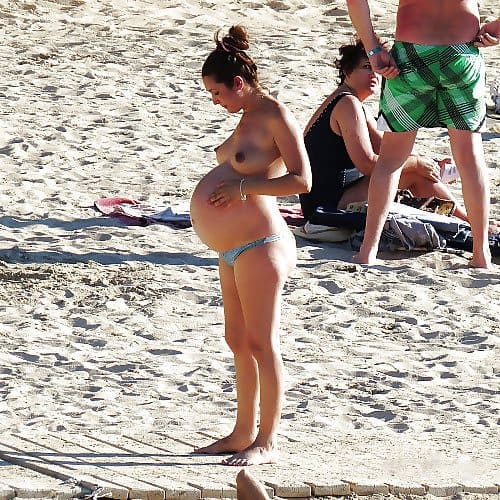 Фото беременных девушек нудисток на пляже 28 фото