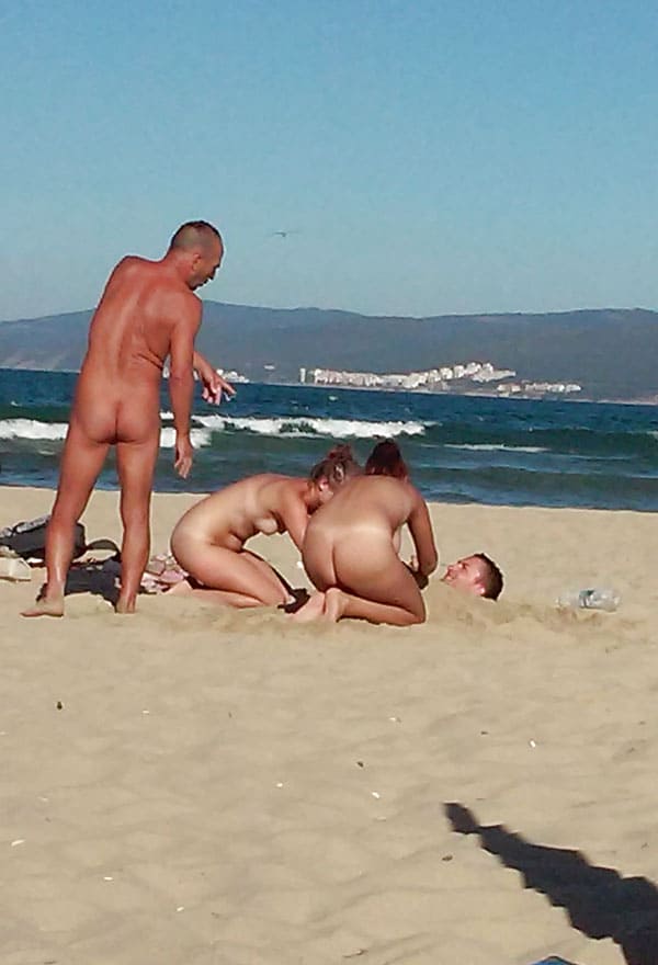 Один день на нудистском пляже съемка на телефон 67 фото