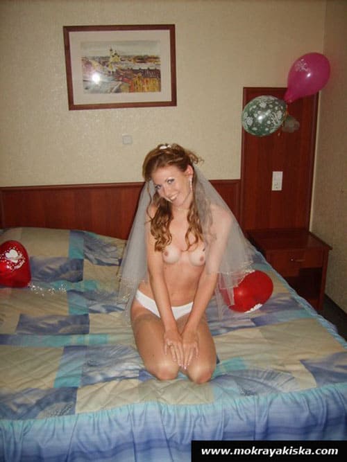 Первая брачная ночь эротическая фотосессия невесты 14 фото