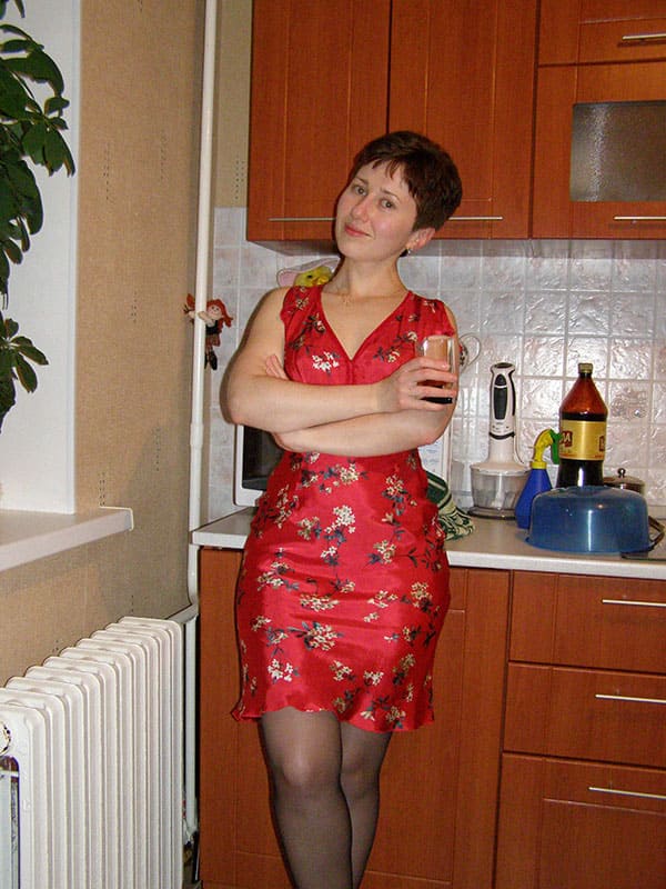 Русские жены в одежде и без 17 фото