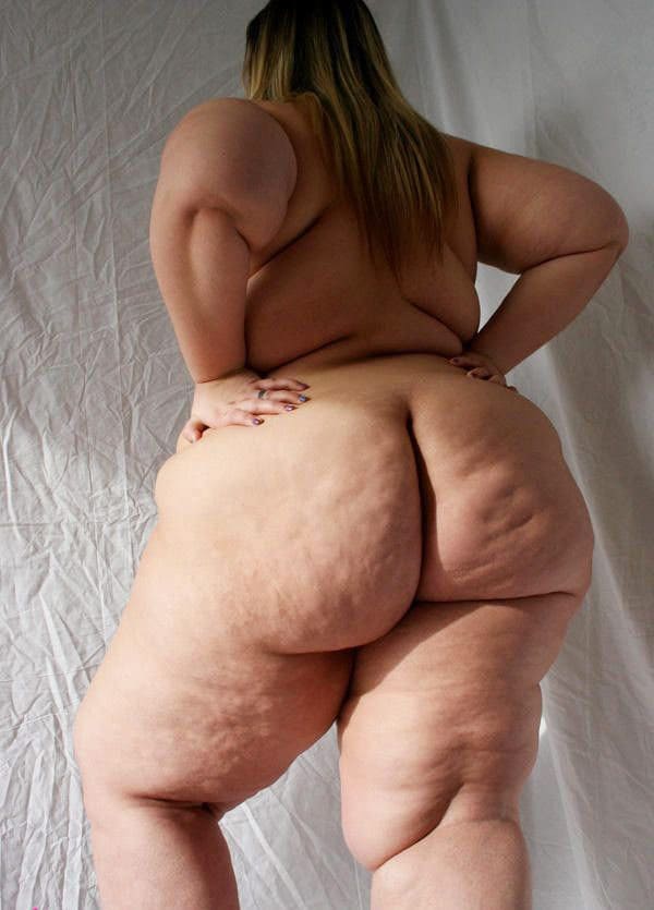 Толстая девушка с большой целлюлитной попой 54 фото