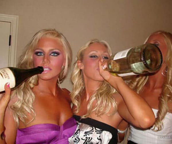 Новогодние фото пьяных русских девушек 15 фото