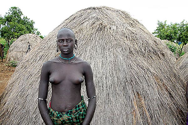 Голые папуаски из племени лесбиянок 43 фото