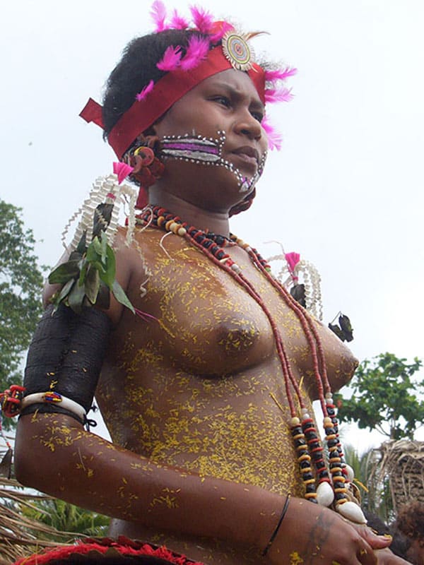 Голые папуаски из племени лесбиянок 56 фото